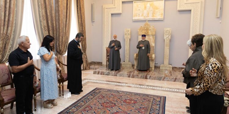 Ամենայն Հայոց Կաթողիկոսն ընդունել է Սուրբ ԱՄՆ Հայոց Արևելյան թեմի ուխտավորներին
