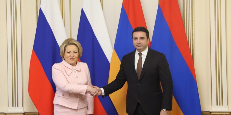 «Ռուսաստանն ու Հայաստանը կապված են բարեկամության ամուր թելերով». Մատվիենկոն շնորհավորել է Սիմոնյանին Հայաստանի Անկախության օրվա առթիվ