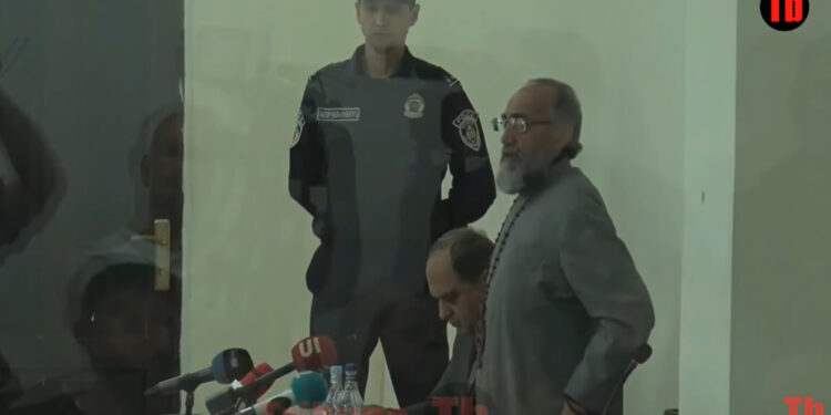 Տա՛կն եք մնացել, փրկություն չունեք. Միքայել սրբազանը՝ դատավորին ու դատախազին. տեսանյութ