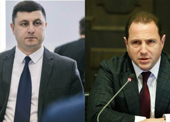 Դավիթ Տոնոյանը գրքում ներկայացրել է 2018-20-ին զինվորականների դեմ իշխանական ճնշումների, պատերազմի ժամանակ իրեն մեկուսացնելու մասին թեմաներ