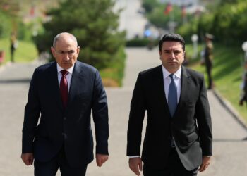 Նիկոլը Ալենին որոշել է զոհաբերել՝ ռուսներին բավարարելու համար. «Իրավունք»