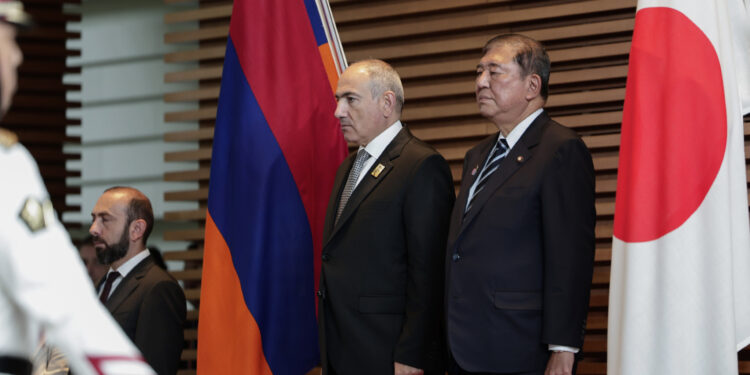 Ճապոնիայի վարչապետը ողջունել է Հայաստանի և Ադրբեջանի միջև խաղաղության հաստատման փաստը՝ հույս հայտնելով, որ տարածաշրջանում կապահովվի երկարատև և կայուն խաղաղություն