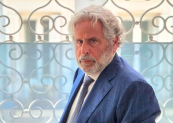 «Փաշինյանի «կառավարությունը ես եմ» բացականչությունը, ձեզ ասում է այն ամենը, ինչ դուք պետք է իմանաք այս «ժողովրդավարության» մասին, որն այդքան հաճախ գովաբանվում է Արևմուտքի կողմից». Ռոբերտ Ամստերդամ