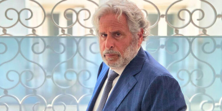 «Փաշինյանի «կառավարությունը ես եմ» բացականչությունը, ձեզ ասում է այն ամենը, ինչ դուք պետք է իմանաք այս «ժողովրդավարության» մասին, որն այդքան հաճախ գովաբանվում է Արևմուտքի կողմից». Ռոբերտ Ամստերդամ