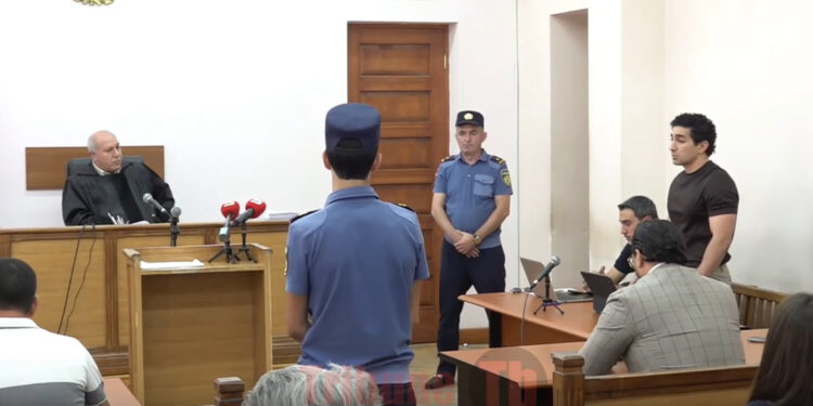 Դուք անկախ չեք, թողեք գնացեք, մարդկանց կյանքի հետ եք խաղում. Լևոն Քոչարյանը՝ դատավորին. տեսանյութ