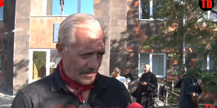 Հանդրիդ փըրսենթ շինծու ա. Ամերիկայից եկածը՝ Միքայել սրբազանի գործի մասին. տեսանյութ