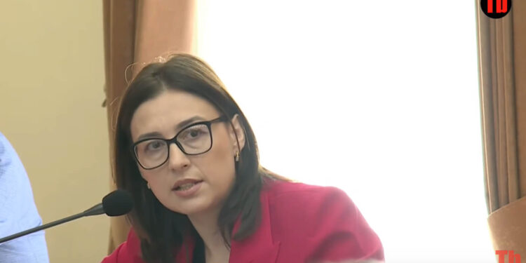 Դպրոցներում կարգելվի հեռախոսների, պլանշետների, խելացի ժամացույցների օգտագործումը. տեսանյութ