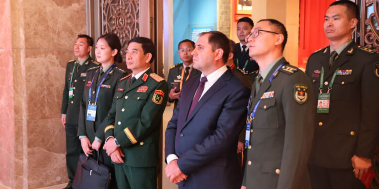 Պապիկյանը մասնակցել է ՉԺՀ պաշտպանության նախարարի անունից կազմակերպված պաշտոնական ընդունելությանը