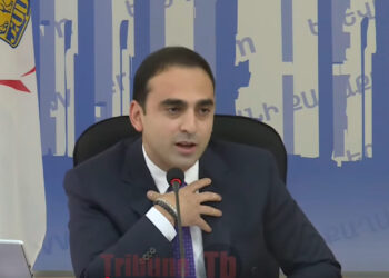 Ասեմ՝ փողերս որտեղից՝ արդար քրտինքով աշխատած. Մերսեդես ջիպի մեջ Ավինյանը չի մտածել ֆինանսականի մասին. տեսանյութ