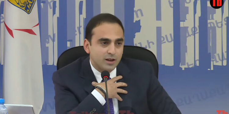 Ասեմ՝ փողերս որտեղից՝ արդար քրտինքով աշխատած. Մերսեդես ջիպի մեջ Ավինյանը չի մտածել ֆինանսականի մասին. տեսանյութ