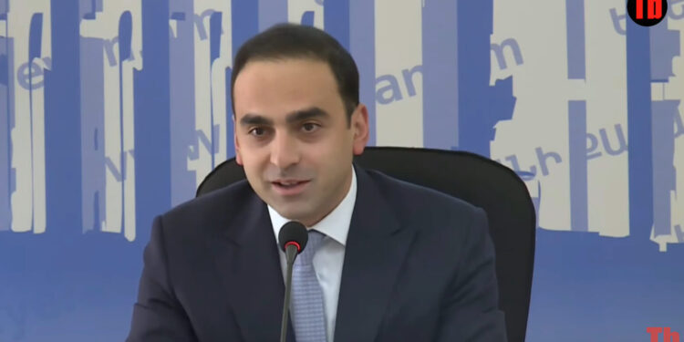 Աղբատար մեքենաները «Հովո» ենք կոչել, Հովհաննեսներին դուր չի եկել. Ավինյանը կատակեց. տեսանյութ