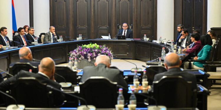 Կառավարությունը նախատեսում է հաջորդ տարի շուրջ 15 տոկոսով կրճատել պաշտպանական բյուջեն