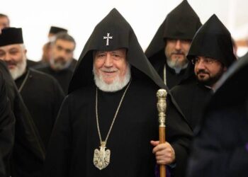 Փաշինյանը փոխել է եկեղեցու և Վեհափառի դեմ պայքարի մարտավարությունը․ «Հրապարակ»
