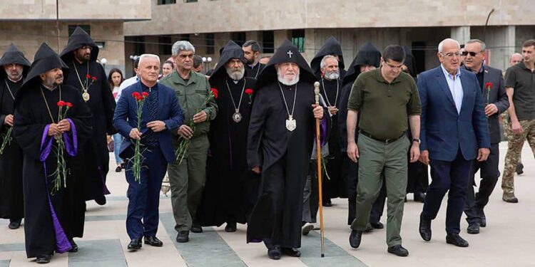 «Արցախի Հանրապետության անկախության տարեդարձը հիշարժան առիթ է՝ արտահայտելու խաղաղության գաղափարին մեր ժողովրդի նվիրվածությունը»․ Գարեգին Բ