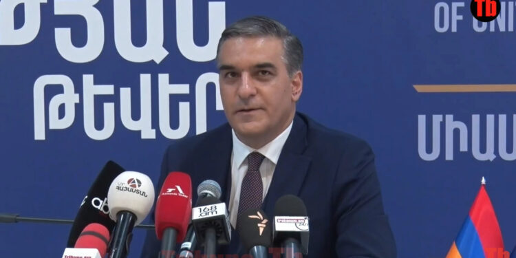 Ո՞վ է ձեզ բերել. լրագրողը՝ Թաթոյանին. տեսանյութ