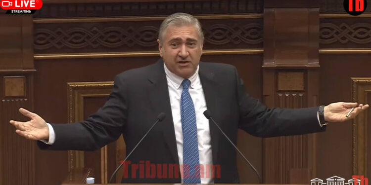 Լավ ա Ալեն Սիմոնյանը չկա, իր դափնիները պռճոկում, լցնում եք ձեր բորշչի մեջ. ծաղրում են Ռուբինյանին. տեսանյութ