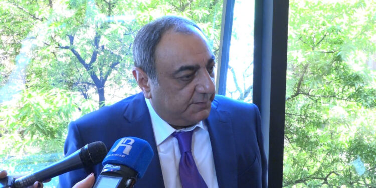 Սպիտակում կրակnցներ են հնչել գործարար «Դերժավայի Արկադիի»՝ Արկադի Համբարձումյանի տան մոտ