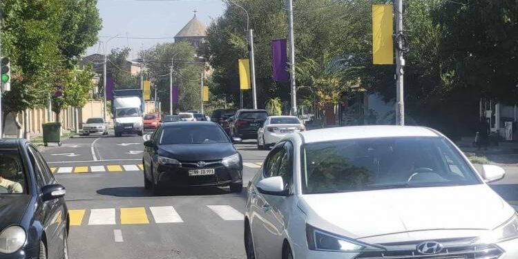 Արգիշտի Մեխակյանը Էջմիածինը զարդարել է Փաշինյանի սրտով. «Հրապարակ»