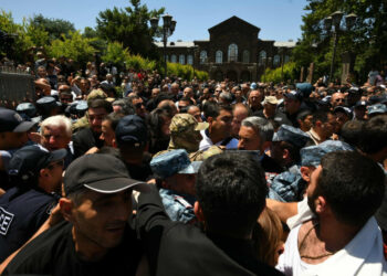 Եկեղեցու և հայ ժողովրդի միակամությունն ավելի է նյարդայնացնում իշխանություններին. «Փաստ»