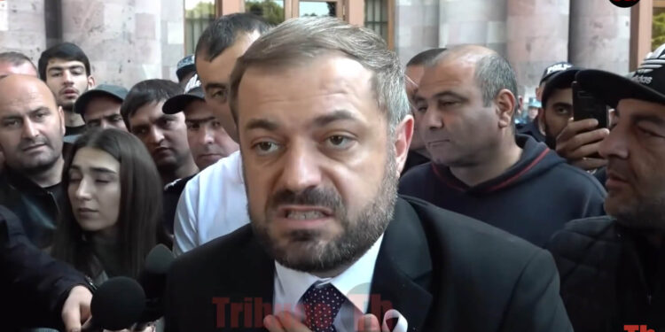 Թողեք ձեր հարցը լուծեմ…Սպասե՛ք. Պապոյանը՝ վարորդներին. տեսանյութ