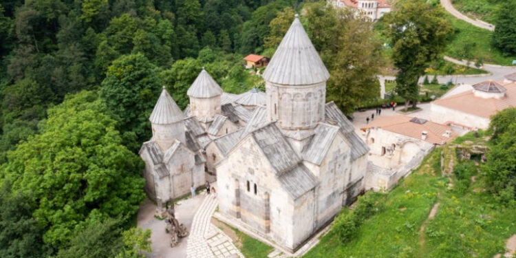 Ինչո՞ւ են իշխանությունները Հաղարծին վանական համալիր տանող ճանապարհը դուրս թողել «ասֆալտային փիառ» օպերացիայից. «Փաստ»