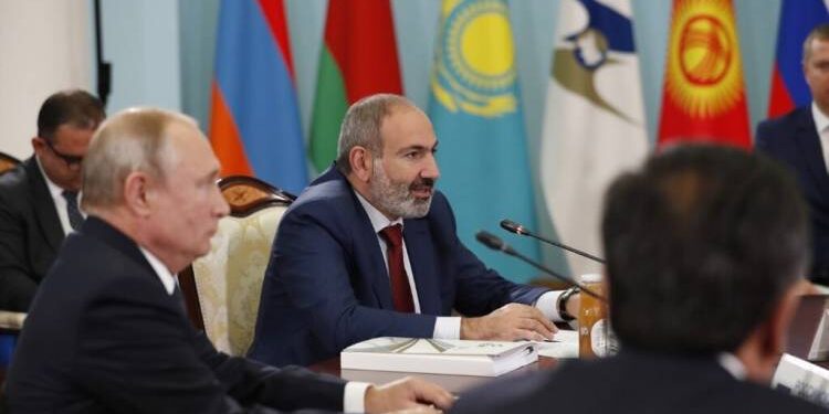 Փաշինյանը ձգտում է ամեն գնով նվազեցնել կախվածությունը ԵԱՏՄ-ից և Ռուսաստանից՝ բարձրացնելով հարկերը. «Հրապարակ»