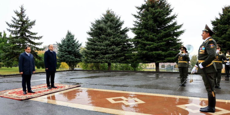 Պապիկյանն ընդունել է Վրաստանի պաշտպանության նախարարին