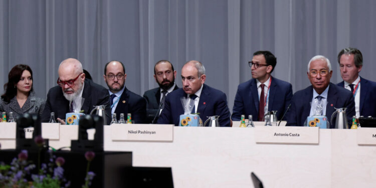 Փաշինյանը մասնակցել է Եվրոպական քաղաքական համայնքի գագաթնաժողովի լիագումար նիստին