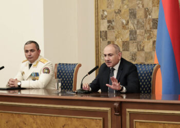 «Բարոյականությունն էլ, իմ կարծիքով, կրթության հետ կապ ունեցող որոշակի բան է». Փաշինյանը ներկա է գտնվել ՔԿ ծառայողի օրվան նվիրված հանդիսավոր նիստին