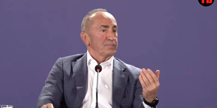 Պրիվետ, Ռոբ մերս էլ ա ասում, Բելլան էլ, խի՞ պիտի դրանից նեղանամ. պրիվետ Ռոբ ես չեմ լսել, մեր տանն եմ. տեսանյութ