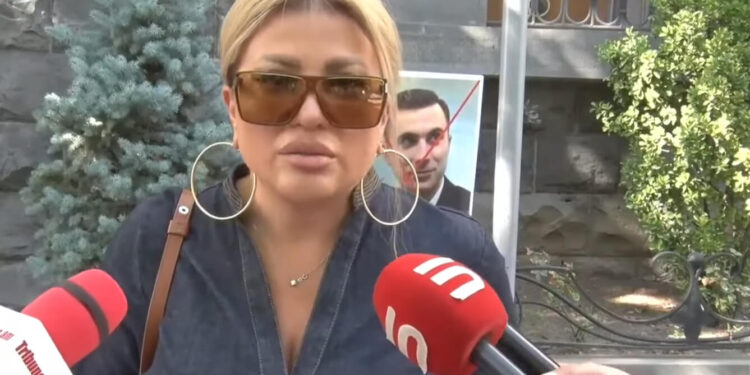 Սա 2 շների կացնահարել է՝ 3 անչափահաս երեխայի ներկայությամբ. կենդանասեր. տեսանյութ