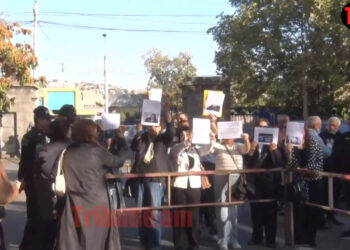 Ահաբեկչական մենյու. ակցիա՝ դատարանի առաջ՝ «նիկոլադատության» դեմ. տեսանյութ