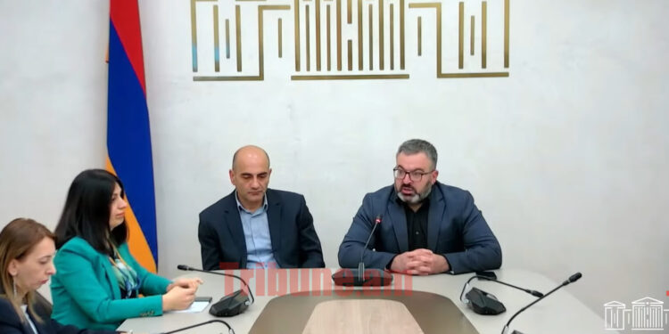 Սափրվելուց առաջ ինչ էր խոսում, սափրվելուց հետո ինչ է խոսում, եկեղեցին սարքում է աղանդ. տեսանյութ