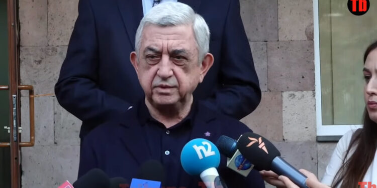 Դուք ինձ ստիպում եք, որ մեկնաբանեմ 1-ին նախագահին, 2-րդ նախագահին, ես հո մեկնաբան չե՞մ. տեսանյութ