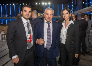 «Հայրս կալանքի տակ է այն խոսքերի համար, որ կանգնած է եկեղեցու կողքին. մենք բոլորս շարունակելու ենք կանգնել եկեղեցու կողքին ու պաշտպանել մեր արժեքները». Սամվել Կարապետյանի դուստր