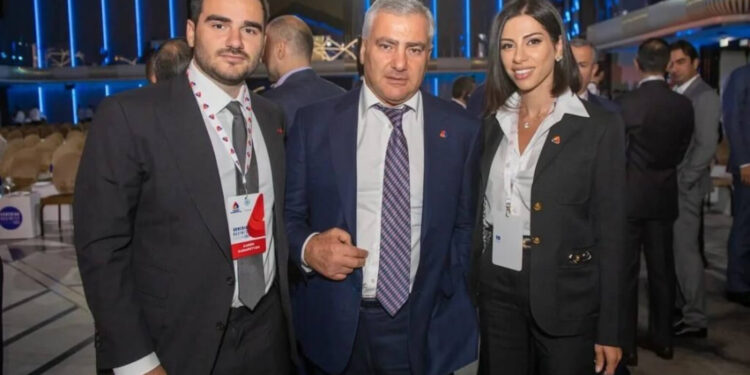 «Հայրս կալանքի տակ է այն խոսքերի համար, որ կանգնած է եկեղեցու կողքին. մենք բոլորս շարունակելու ենք կանգնել եկեղեցու կողքին ու պաշտպանել մեր արժեքները». Սամվել Կարապետյանի դուստր