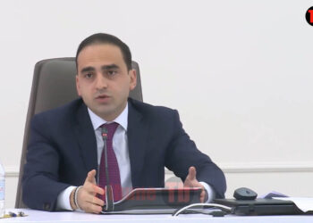 Եկե´ք ծուռը նստենք, դուզը խոսանք, մարդիկ մեզնից ակնկալիքներ ունեն, հերի´ք եղավ․ Ավինյան. տեսանյութ