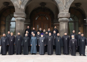 Վեհափառը Մայր Աթոռ Սուրբ Էջմիածնում հանդիպում է ունեցել Մասյացոտնի թեմի հոգևոր սպասավորների հետ