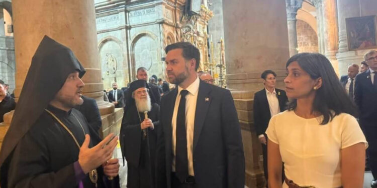 ԱՄՆ փոխնախագահն այցելել է Երուսաղեմի Սուրբ Հարության տաճարի հայկական բաժին