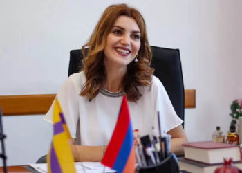 Դիանա Գասպարյանը մի լավ ծիծաղել է ՔՊ-ի թեկնածու Արգիշտի Մեխակյանի ռեյտինգի վրա. «Իրավունք»