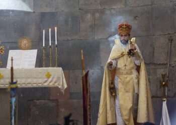 Ստեփան Ասատրյանը Հովհաննավանքում կրկին «պատարագ» է մատուցել, սակայն՝ «ինքն իր համար». «Հրապարակ»