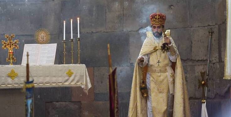 Ստեփան Ասատրյանը Հովհաննավանքում կրկին «պատարագ» է մատուցել, սակայն՝ «ինքն իր համար». «Հրապարակ»