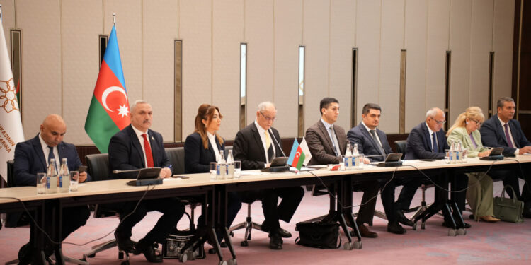 Բաքվի կոնգրեսի-կենտրոնում տեղի է ունեցել «Վերադարձ Արևմտյան Ադրբեջան» թեմայով հանրային քննարկում