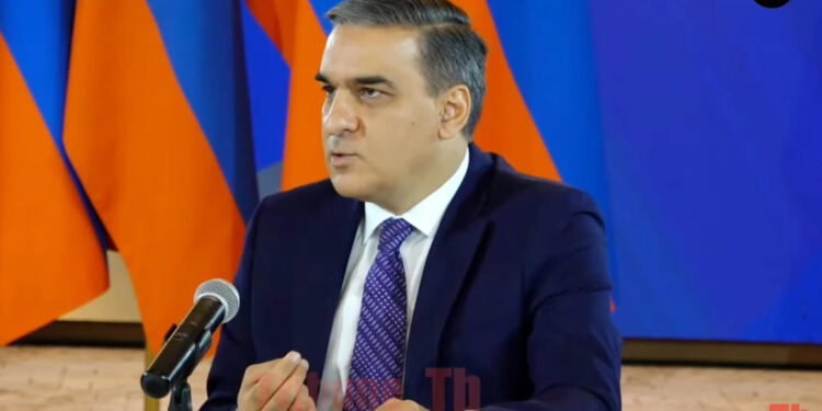 1 մլն դոլարանոց շենքերը գրկել նստել եք ու ուզում եք Փաշինյանը չօգտվի՞ դրանից. Թաթոյան. տեսանյութ