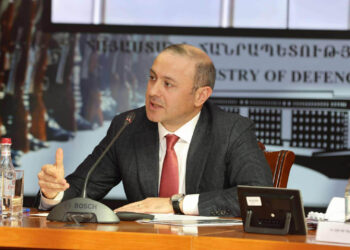 Գրիգորյանը ԶՈւ-ի ղեկավար կազմի օպերատիվ հավաքի մասնակիցների հետ հանդիպման ժամանակ ներկայացրել է ՀՀ համապարփակ անվտանգության համակարգի տեսլականը