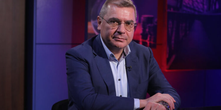 «Այսօր դուք ձևավորում եք ձեր համայնքի դեմքը․ ձեր ձայնն է որոշիչը, ոչ թե պարտադրող որևէ ռեսուրս»․ Դավիթ Անանյանը՝ վաղարշապատցիներին