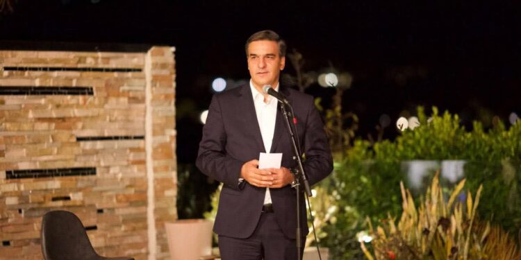 «Չլինել որևէ մեկի արբանյակը, կախված չլինել մեկ շուկայից, անվտանգության մեկ աղբյուրից, համագործակցել բոլորի հետ». Թաթոյանի ռազմավարությունը՝  մեր ազգային շահերի և  տարածաշրջանի կայունության համար