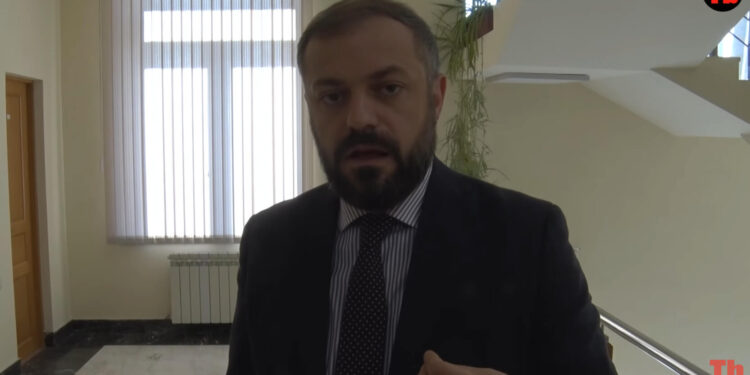 $100 տալիս են, 10 ժամ աշխատացնում, վերջում բրդուճ տալիս. Պապոյանի պատկերացումը՝ զավոդ բացելու մասին. տեսանյութ