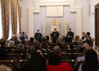 Կաթողիկոսը պատասխանել է «Աղոթքի նախաճաշ» նախաձեռնության մասնակիցների՝ Եկեղեցու և իշխանության միջև ստեղծված լարվածությանը և հակաեկեղեցական գործողություններին վերաբերող հարցերին