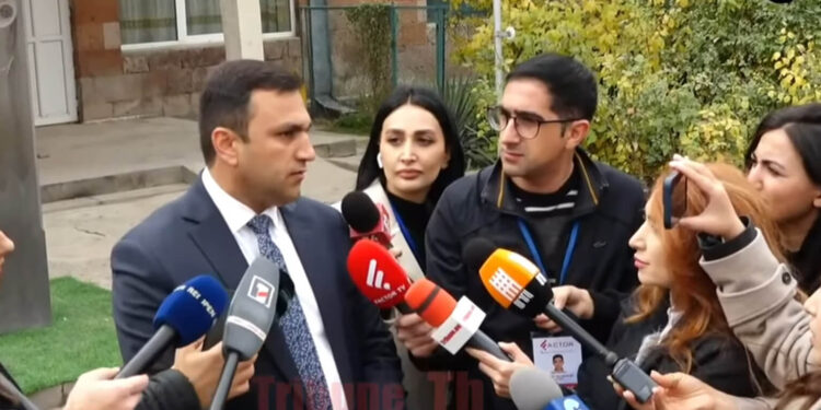 Պանիխիդային, Սարոյի համերգին ավելի շատ մարդ ա լինում, քան ձեր հավաքին. Մեխակյանի արձագանքը. տեսանյութ